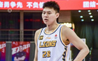 吳驍活力四射，24分鐘3次出手得2分8板，其中5前場(chǎng)板。