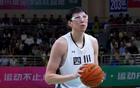 范子銘高薪無表現(xiàn)，球迷呼吁其離開，33歲老將更勝一籌。